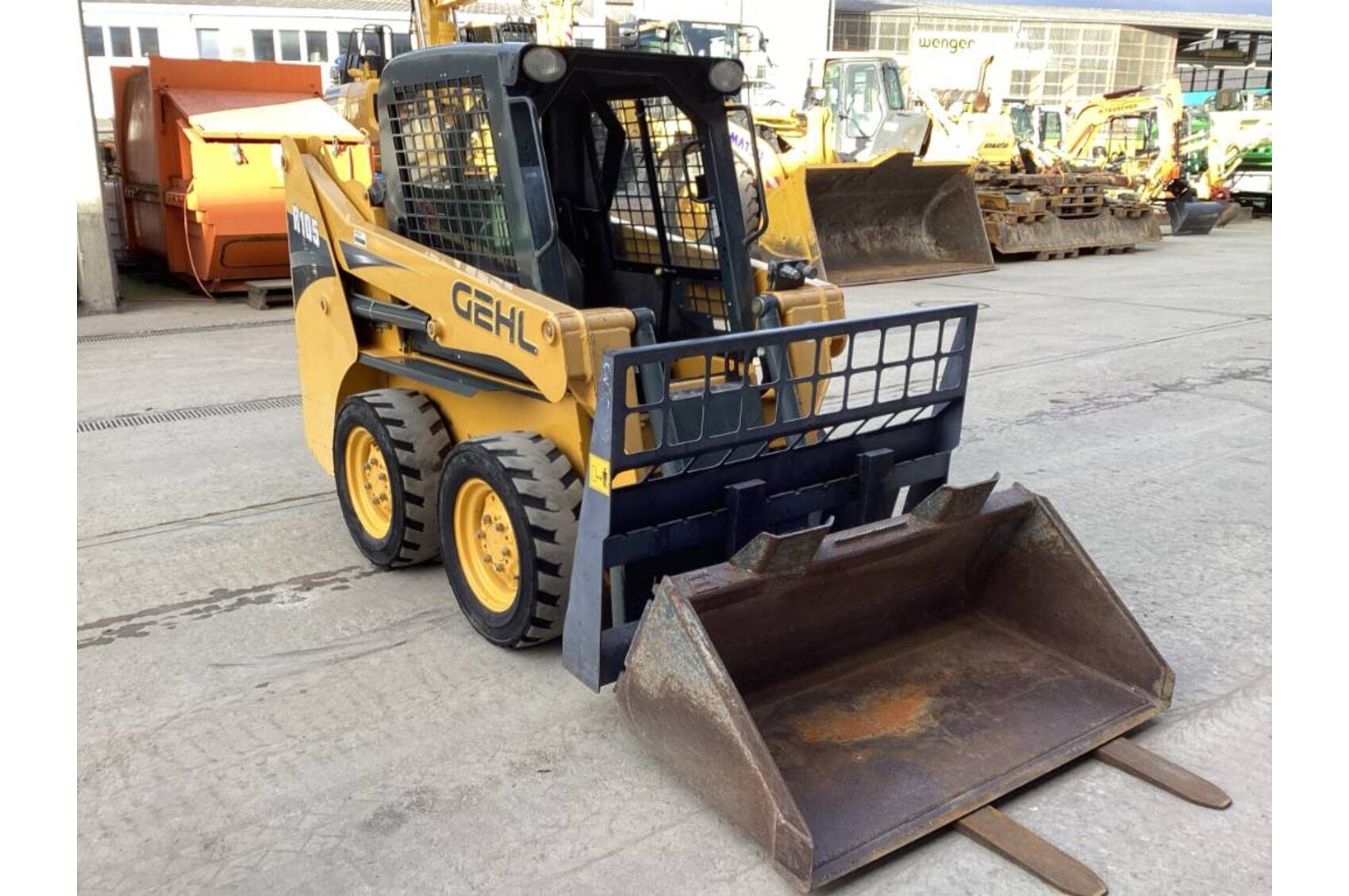 Skid steer loaders-Geel R105 from Geel | Kuhn